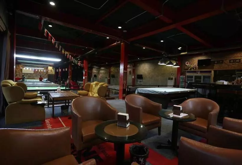 One Four Seven Hotel & Snooker Bar
