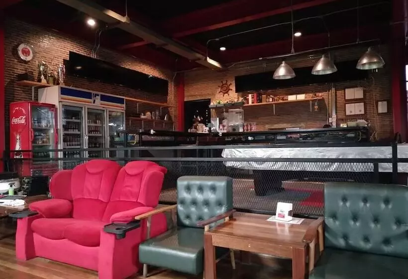 One Four Seven Hotel & Snooker Bar