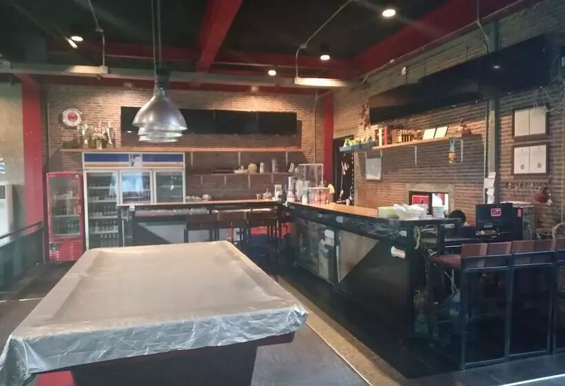 One Four Seven Hotel & Snooker Bar