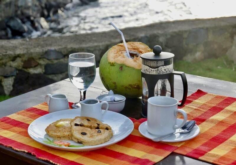 Puesta Del Sol Beach Bungalows