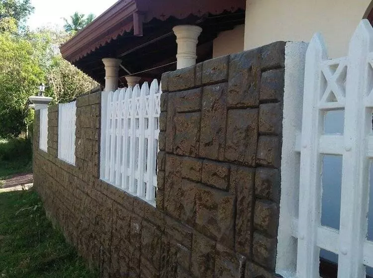 Majatalo Vihara Safari Homestay