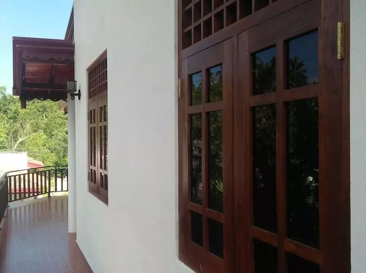 Majatalo Vihara Safari Homestay