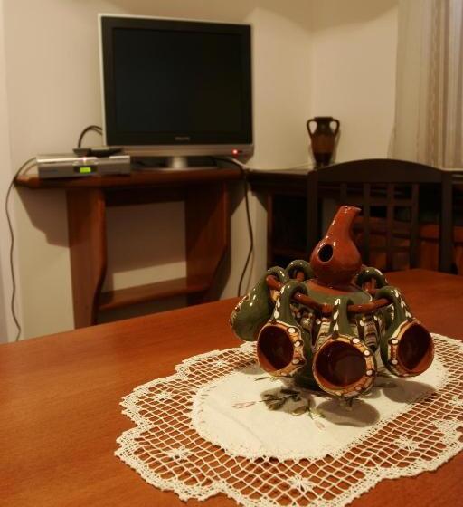 Family Hotel Dinchova Kushta