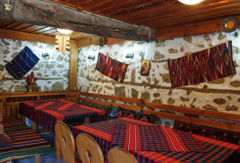 Family Hotel Dinchova Kushta