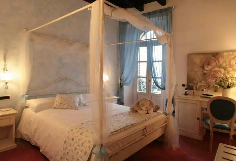 Hotelli Villa Baroni