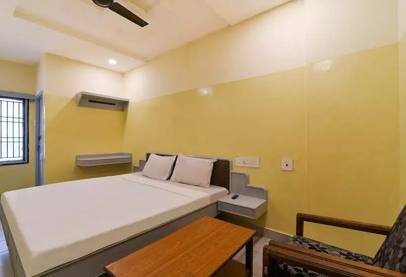 ホテル Spot On 41643 Karthik International