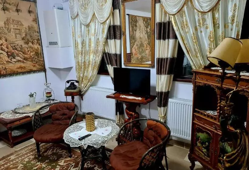 Majatalo Armenopolis   Adults Only