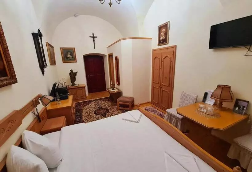 Majatalo Armenopolis   Adults Only