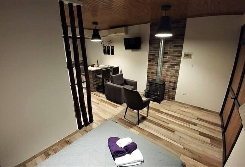 Pensão Perneia Rooms