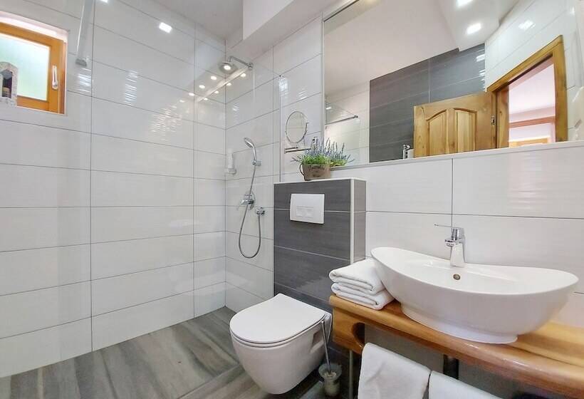 פנסיון Plitvice Ethno House