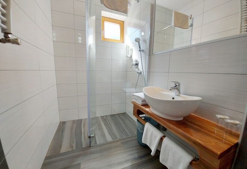 פנסיון Plitvice Ethno House