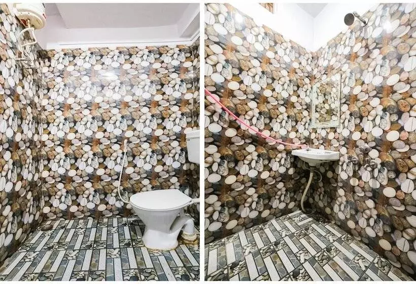 Spot On 45729 Hotel Kailash