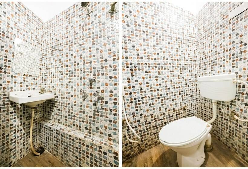 Spot On 45729 Hotel Kailash