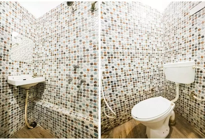 Spot On 45729 Hotel Kailash