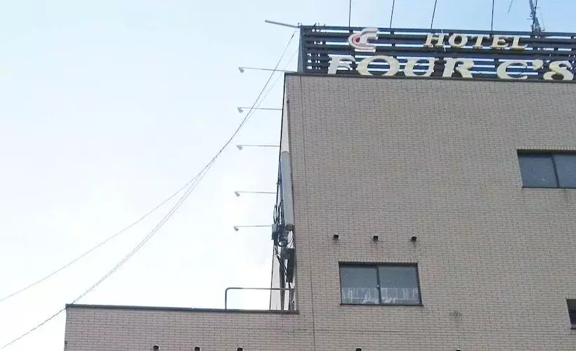 ホテル Four C's