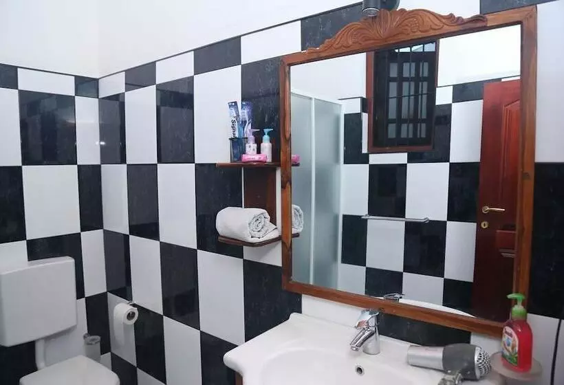 هتل Lourdes Renaissance