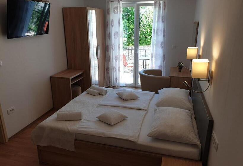 ペンション Captain's Club