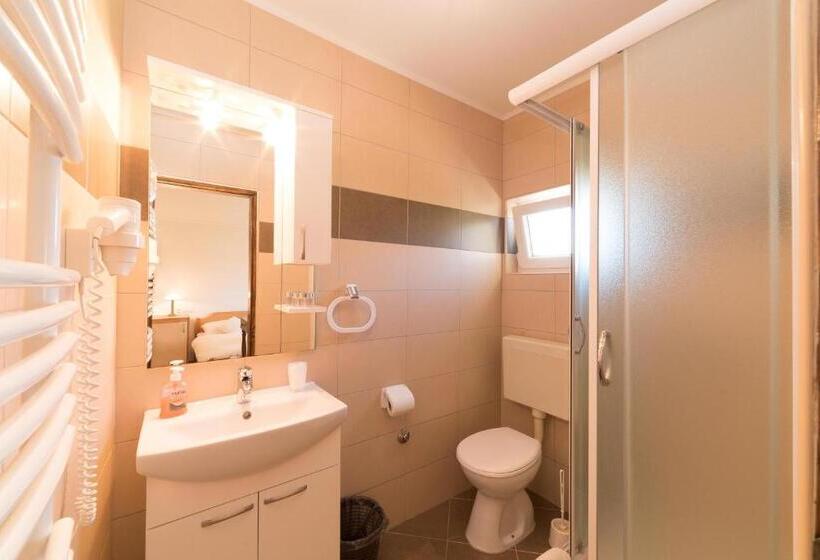 ペンション Captain's Club