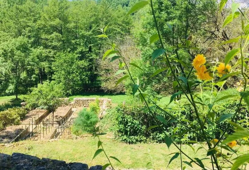 ペンション Gîte Et Chambres D Hôtes   Sur Le Chemin Des Sens