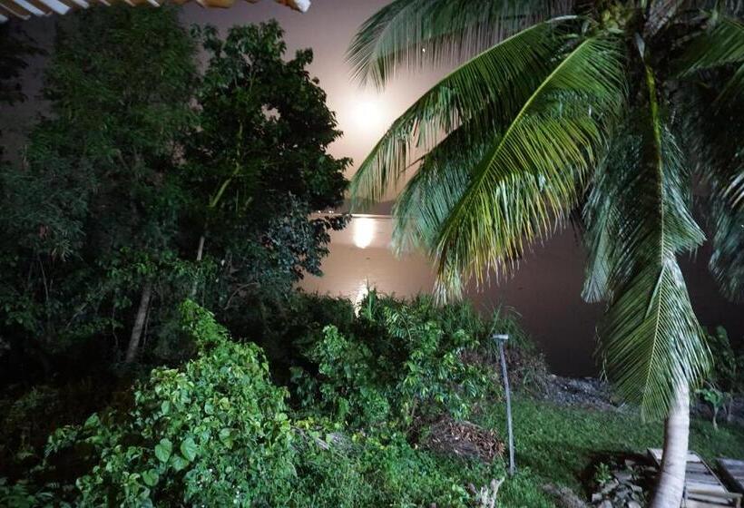 مبيت وإفطار Cocoa Village Guesthouse