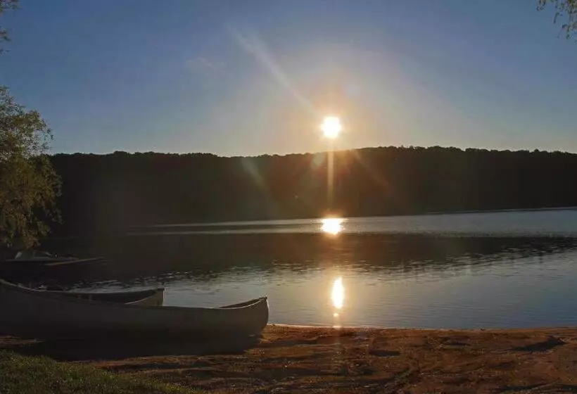 Hotelli Ogopogo Resort