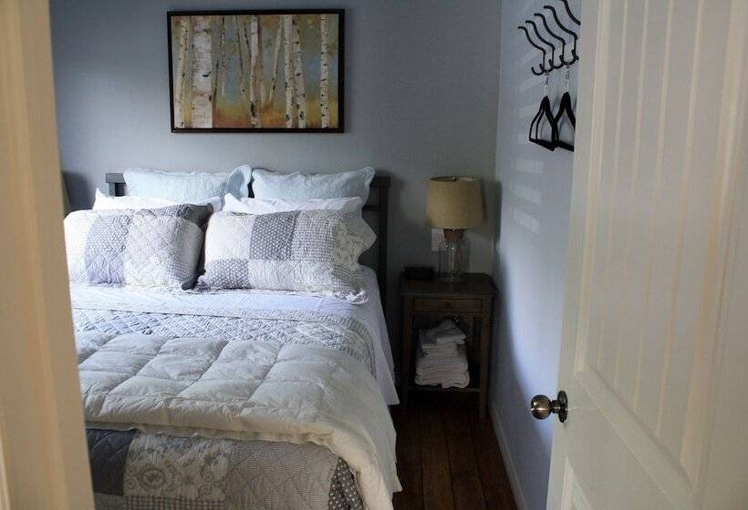 בית מלון כפרי Ogopogo Resort