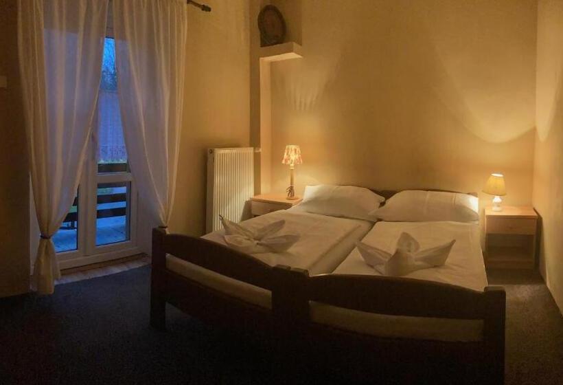 فندق Penzion Gaudeamus