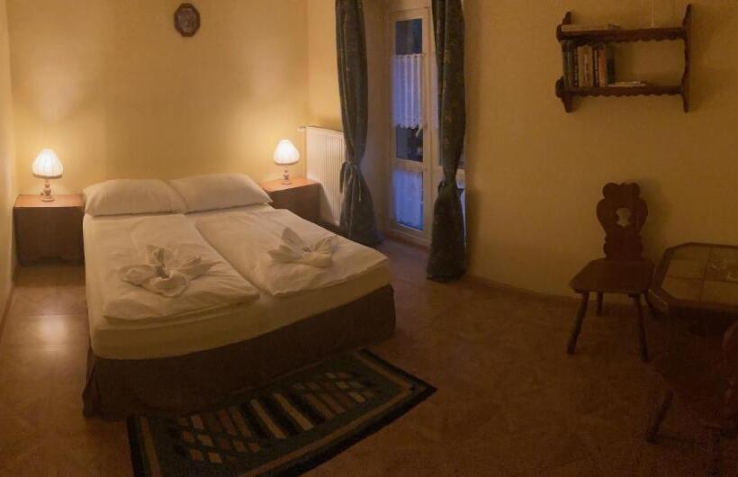 فندق Penzion Gaudeamus