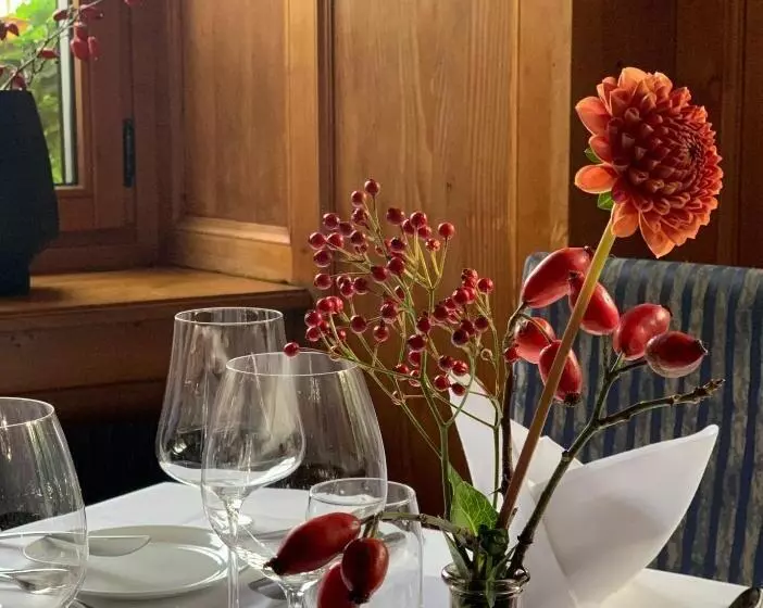 Hotelli Restaurant Schlössli Sax