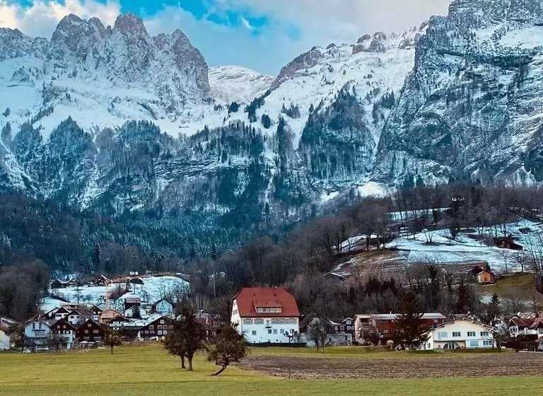 Hotelli Restaurant Schlössli Sax