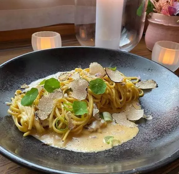 Hotelli Restaurant Schlössli Sax