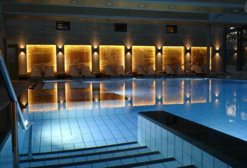 فندق Und Restaurant Am Peenetal