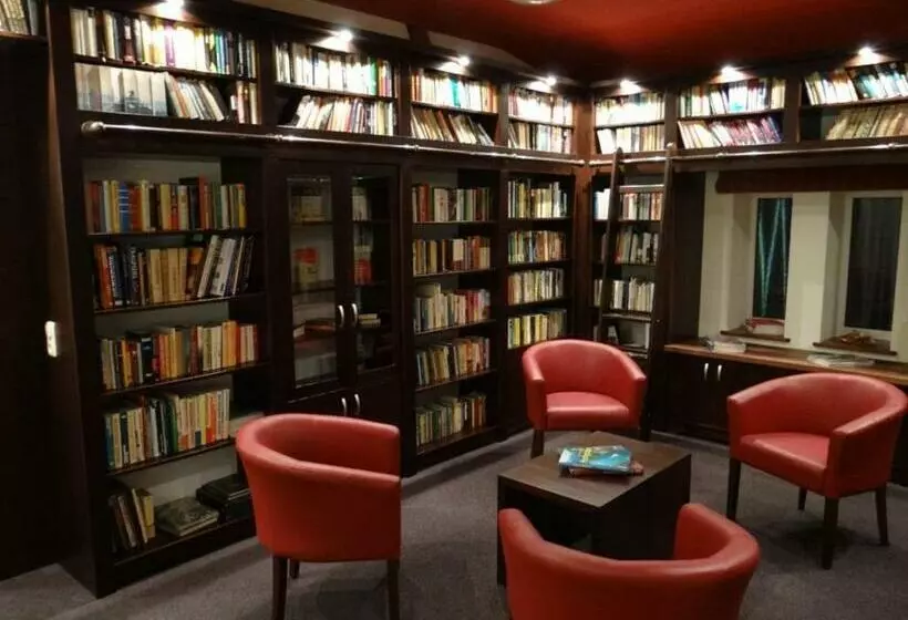 Hotelli Und Restaurant Am Peenetal