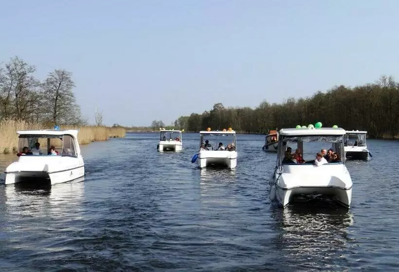 Hotelli Und Restaurant Am Peenetal