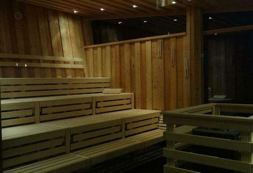 فندق Und Restaurant Am Peenetal