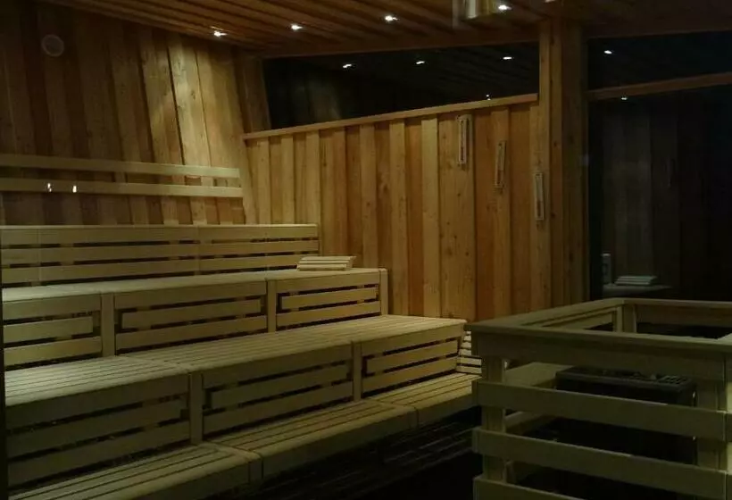 Hotelli Und Restaurant Am Peenetal