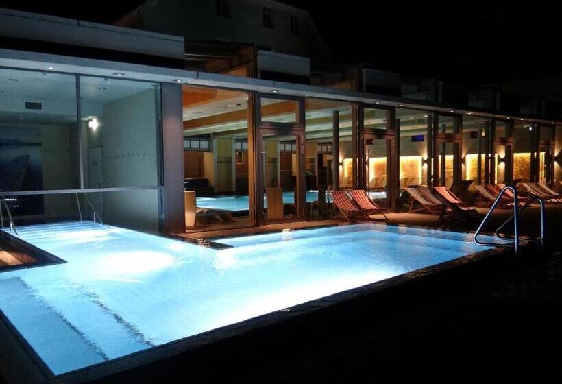 فندق Und Restaurant Am Peenetal