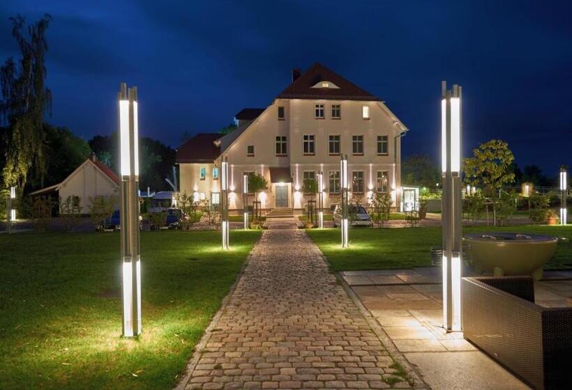 فندق Und Restaurant Am Peenetal