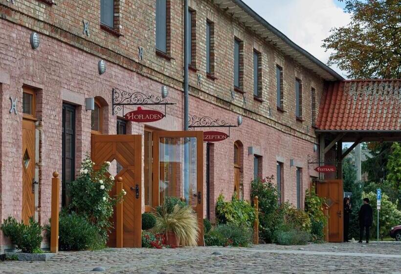 فندق Und Restaurant Am Peenetal