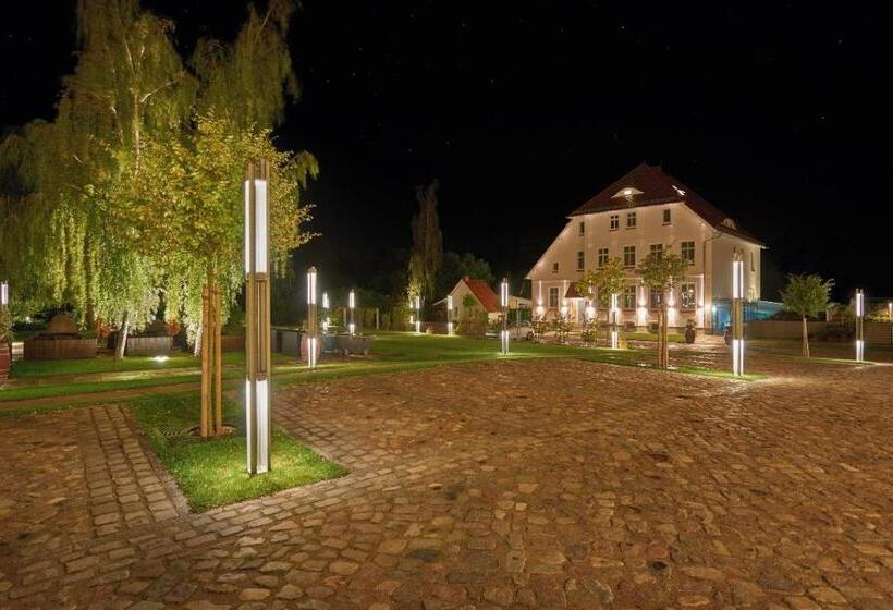 فندق Und Restaurant Am Peenetal