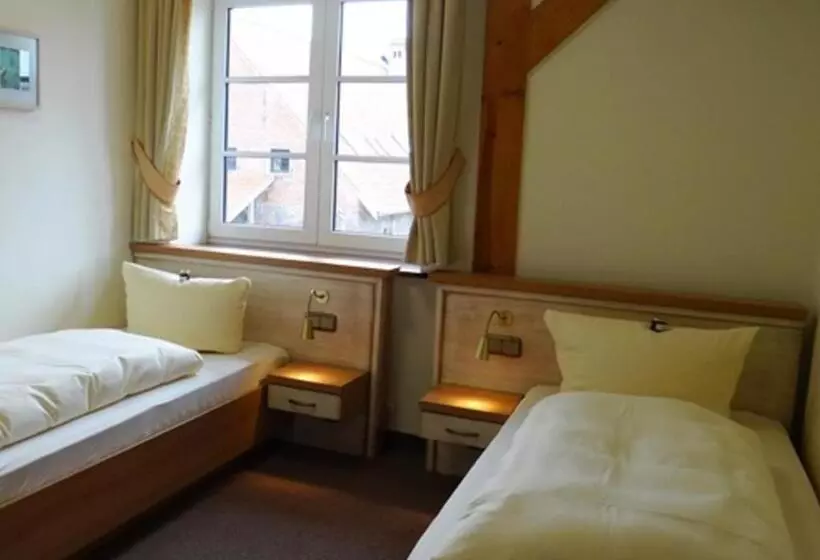 Hotelli Und Restaurant Am Peenetal