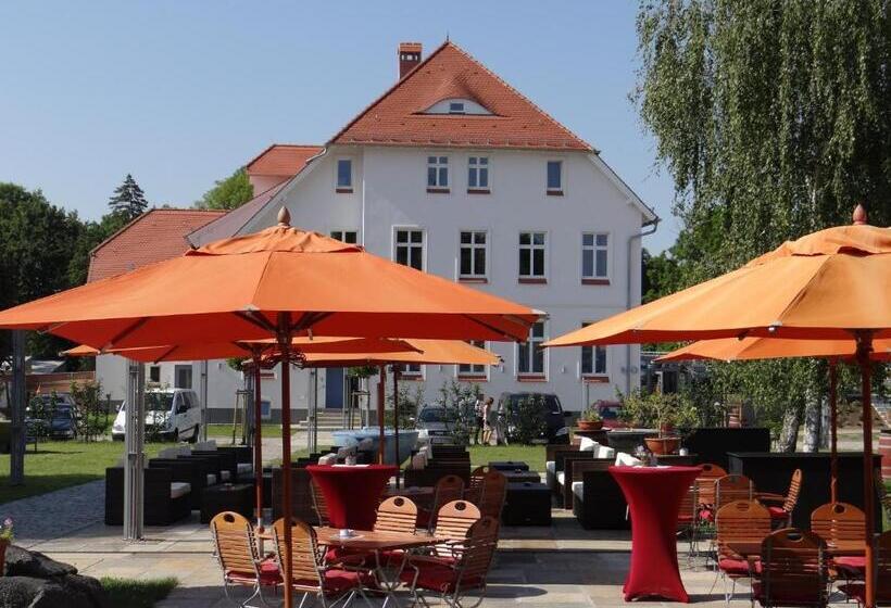 فندق Und Restaurant Am Peenetal