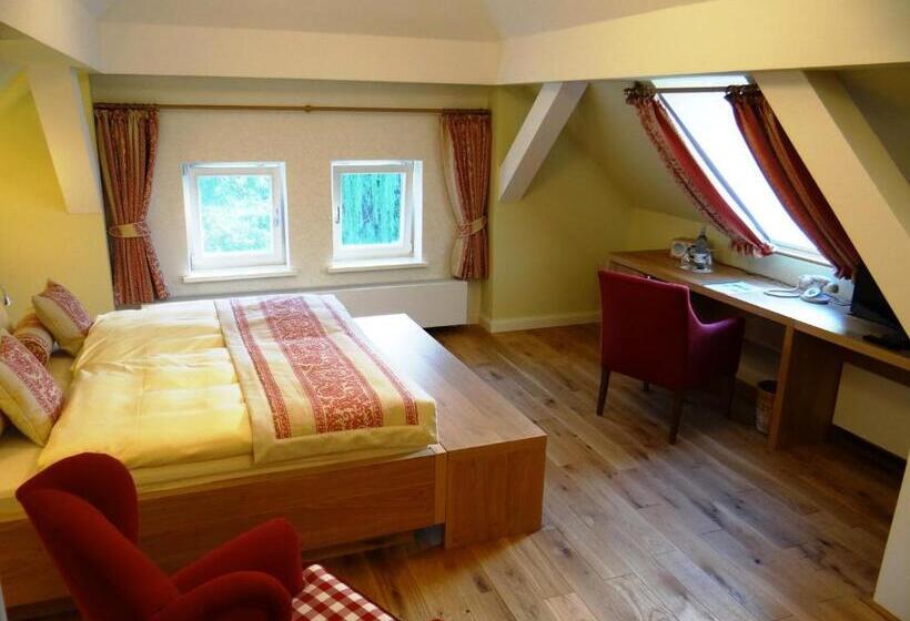 فندق Und Restaurant Am Peenetal