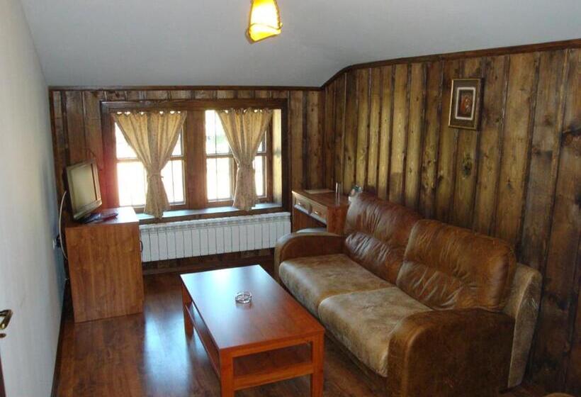 פנסיון Voevodski Eco Complex