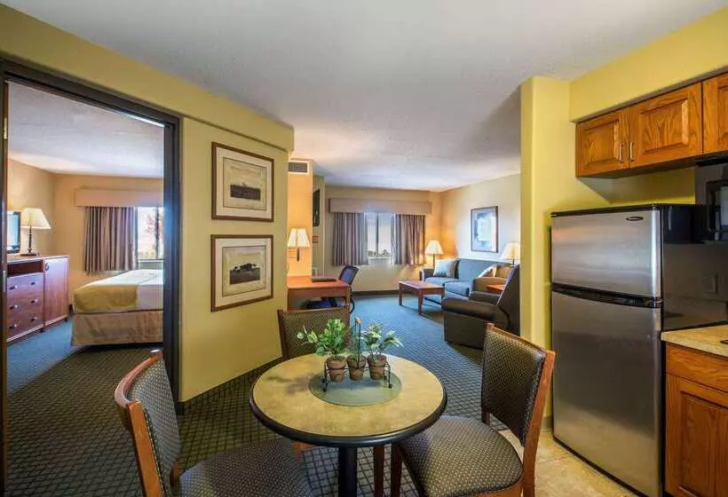 Отель Americinn By Wyndham Peoria