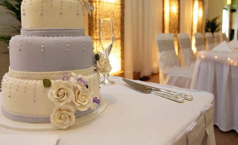 בית מלון כפרי Ballina Beach Resort