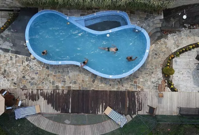 هتل Country Villa