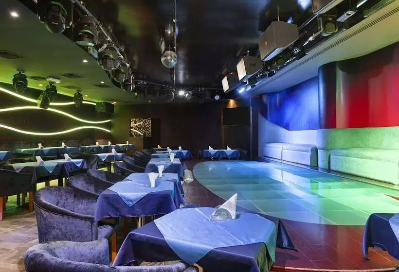 هتل Howard Johnson Bur Dubai