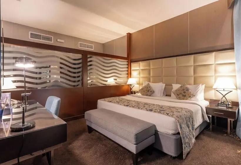هتل Howard Johnson Bur Dubai