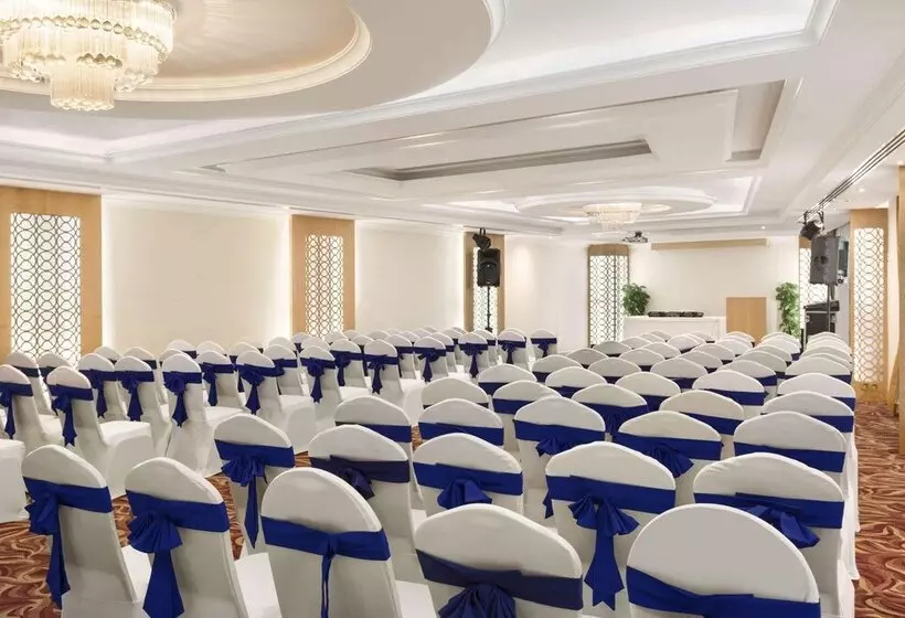 هتل Howard Johnson Bur Dubai